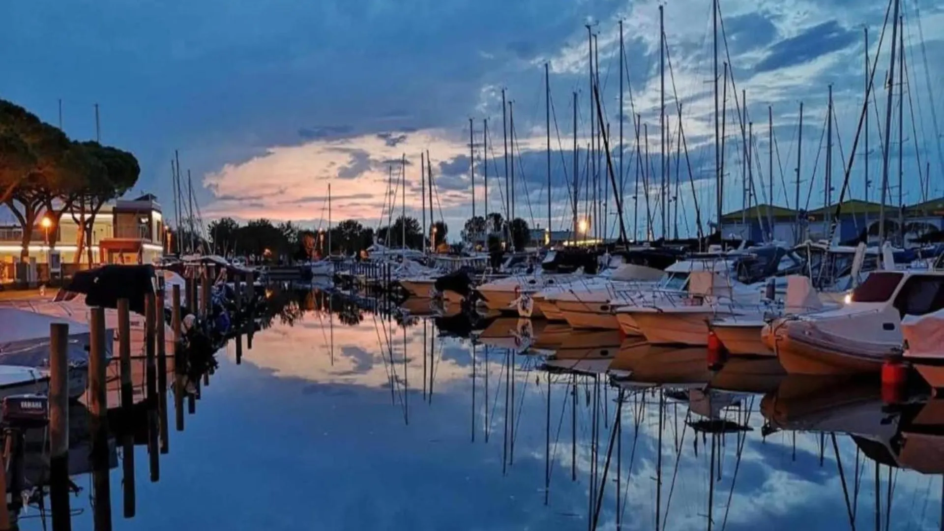 Holiday Home With Private Terrace Porto Santa Margherita di Caorle Italië